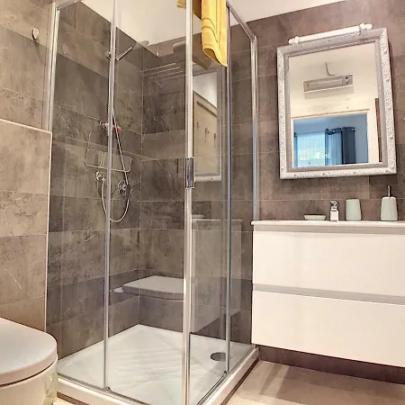 Artemia Apartment